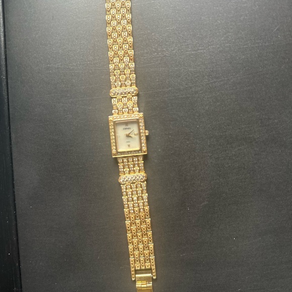 Accessories - Vintage Elegant Gold Women's Watch